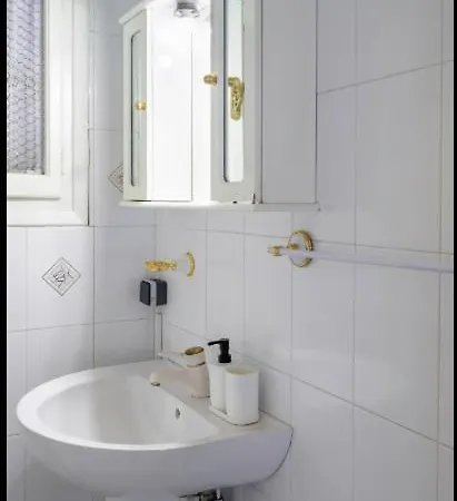 Athens Classic Luxury Apartment, 3 Km Form Acropoli, 5Km From The Beach Exterior photo