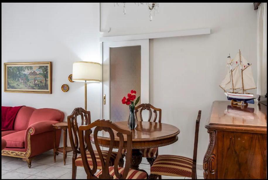 Classic Luxury Apartment, 3 Km Form Acropoli, 5km From The