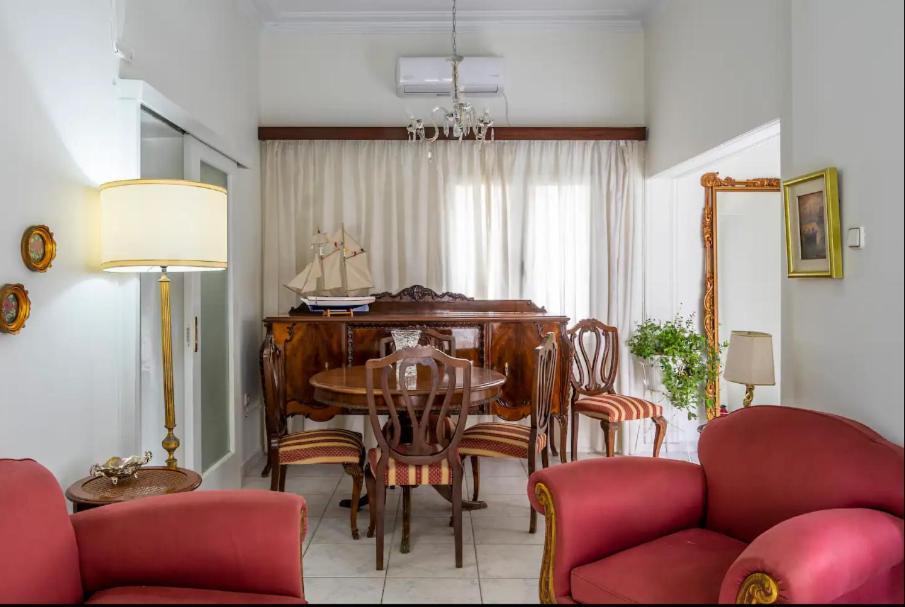 Apartment Classic Luxury Apartment, 3 Km Form Acropoli, 5km From The Athens