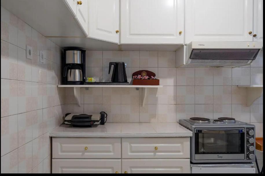 Classic Luxury Apartment, 3 Km Form Acropoli, 5km From The Apartment